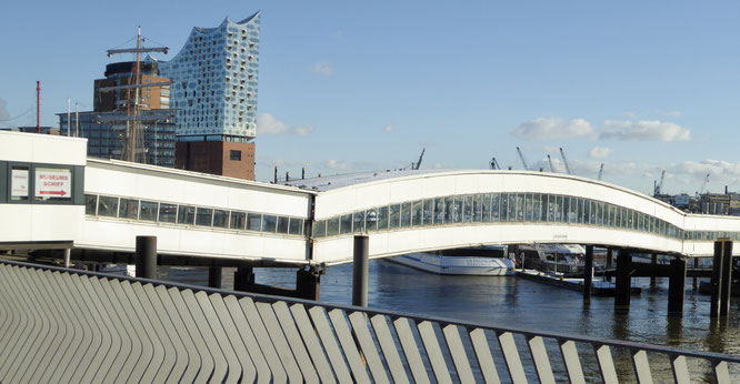 Bild: Überseebrücke und Elbphilharmonie