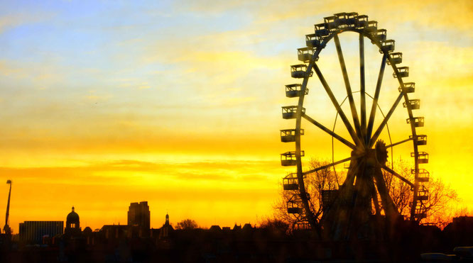Riesenrad auf dem Hamburger Dom. Heilpraktiker Praxis für Homöopathie und Psychotherapie, Claudia Buchenauer, Darmstadt, Frankfurt, Mainz.