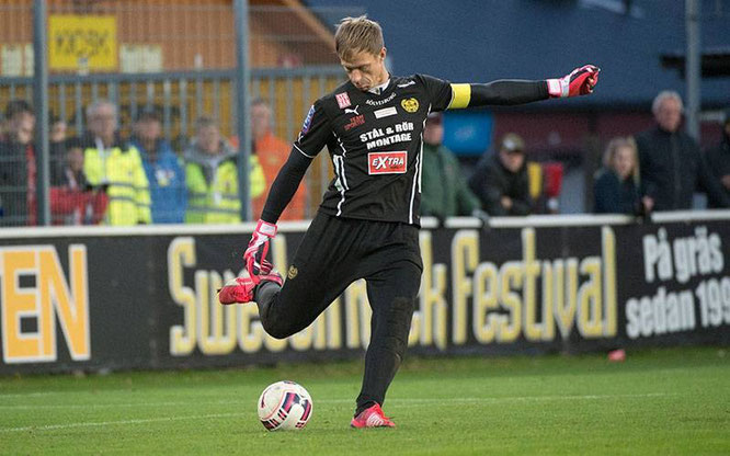 Asper, en uno de sus últimos partidos con el Mjällby. Foto: www.aftonbladet.se