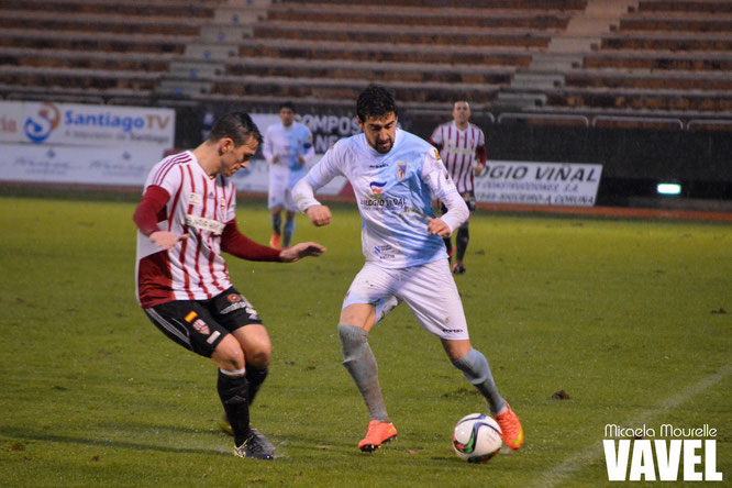 Mikel Orbegozo en el partido ante la UD Logroñés, su penúltimo con el Compostela. Foto: Micaela Mourelle (vavel.com)