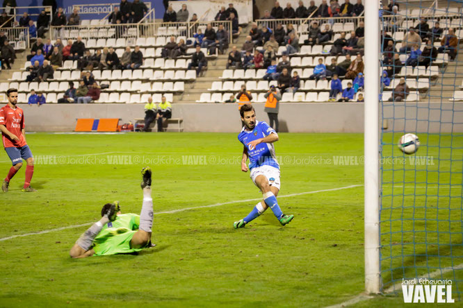 Colinas marca a puerta vacía el segundo gol del Lleida Esportiu. Foto: Jordi Echevarria (vavel.com)