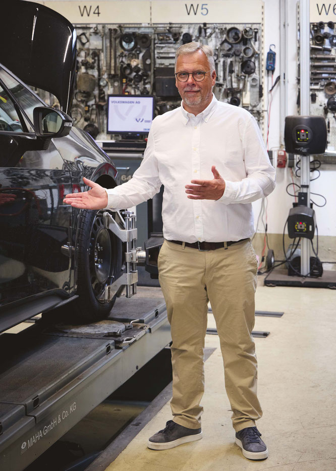 Christian Weider, Geschäftsführer im Autohaus Weider, Foto © Martin Bockhacker, Bildplantage 13