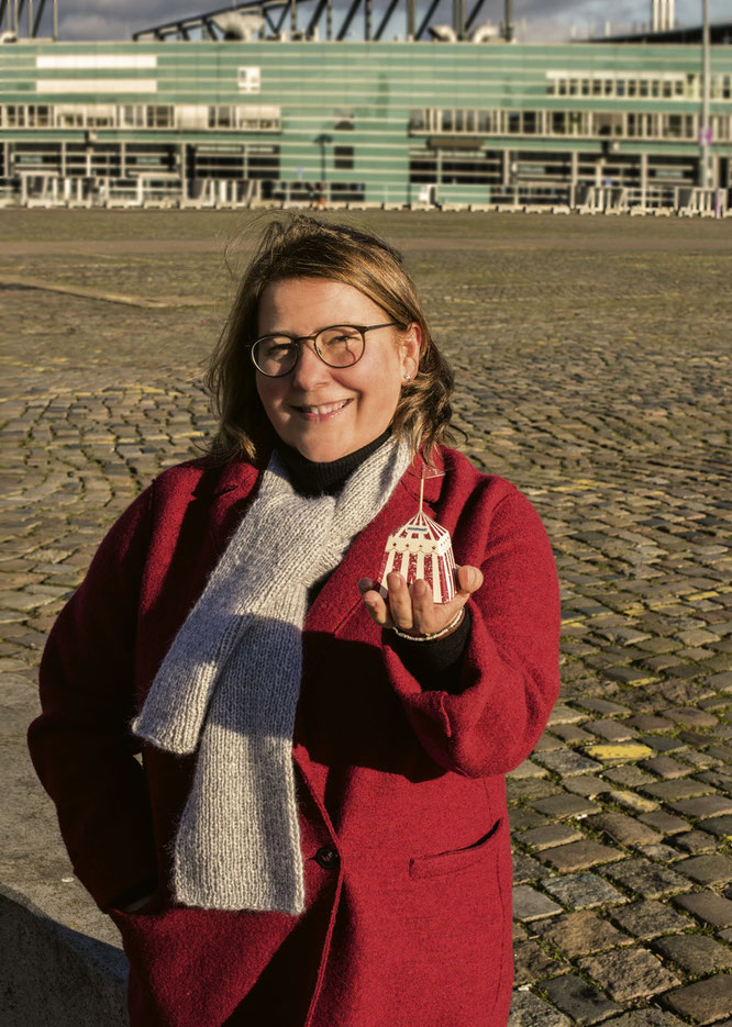 Sally Williams Travestie Travestiekünstlerin Schnürschuh Theater  Findorff Findorffer Geschäftsleute Magazin Stadtteil Bremen Einzelhandel Gastro Restaurants essen gehen