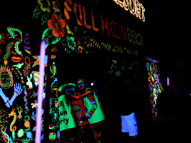 Full  Moon Party Glow in the Dark