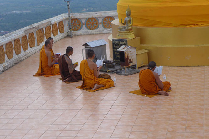 Mönche Tiger Cave Temple