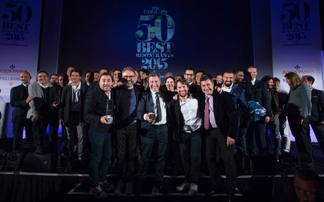 S.Pellegrino und Acqua Panna präsentierten die „World’s 50 Best Restaurants 2015“ in London. Vordere Reihe von Links: Jodie Roca, Massimo Bottura, Joan Roca, René Redzepi, Josep Roca ©S.Pellegrino