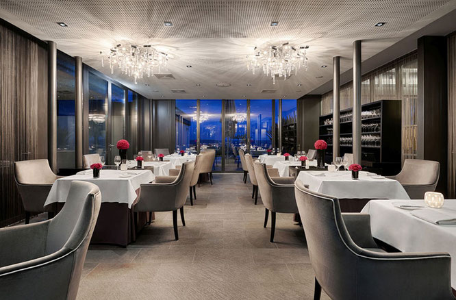 Gourmet Restaurant auf Burg Schwarzenstein - Foto: Roman Knie