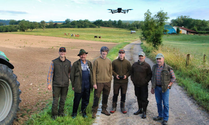 Die Bliesransbacher Jäger waren in dieser Woche wieder unterwegs und haben Tierleben von oben gerettet. Von links: Leopold Thalhofer, Marcel Hensgen, Michael Kessler, Jakob Thalhofer, Dieter Schuler und Landwirt Walter Kany