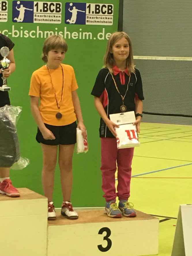 Malin bei der Siegerehrung U11. Foto: Katja Karmann