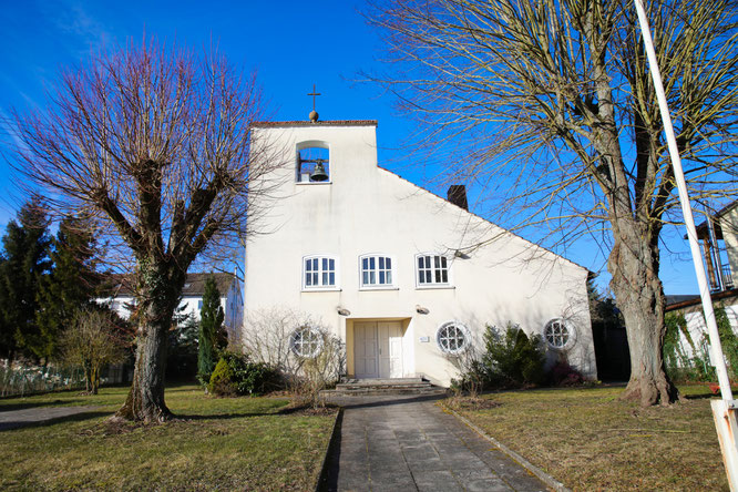 Die evangelische Kirche in Hanweiler noch mit Glocke.