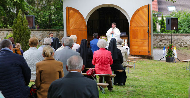 Etwa eine Stunde dauerte der Gottesdienst.