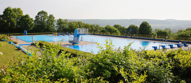 Das Freibad am Freitag, einen Tag vor der Eröffnung.