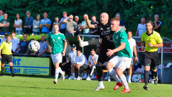 Im vergangenen September gewann der SVA bereits das Ligaspiel zu Hause gegen die Spvgg Quierschied mit 2:0.