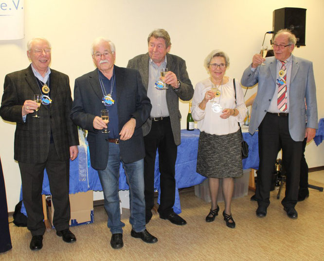 Reblaus-Ehrenmitglieder (von links): Branko Adamek, Hilmar Dallem, Jürgen Arth, Maria Adamek, Hans-Josef Bur.