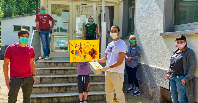 Die Kinder der SHG-Klinik bedankten sich mit einem Plakat.