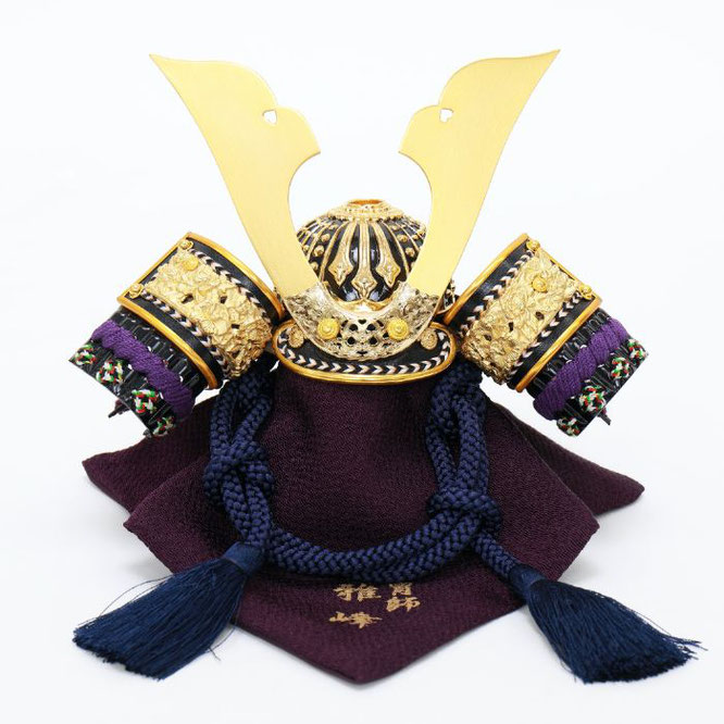 雅峰作 兜5号収納箱飾り（6L22-AA-739）兜単品（正面）