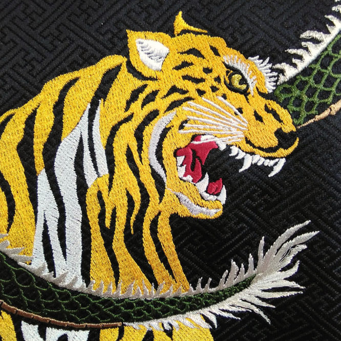 名前旗 緑龍と虎C（特中）黒 金糸刺繍 高さ46cm（5083）魔除けの虎