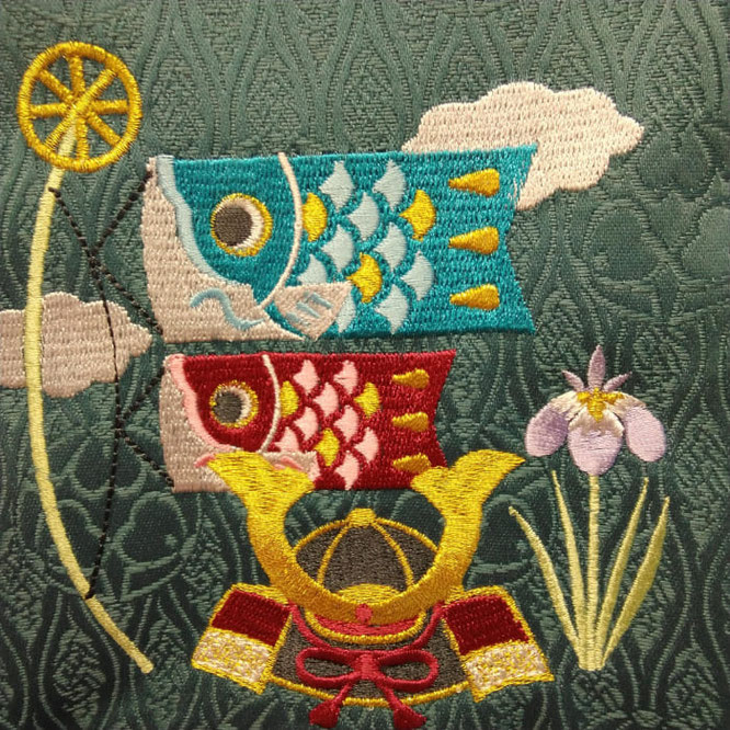 名前旗 兜と鯉のぼり（特中）濃緑立湧 金糸刺繍 高さ46cm（5539）兜と鯉のぼり
