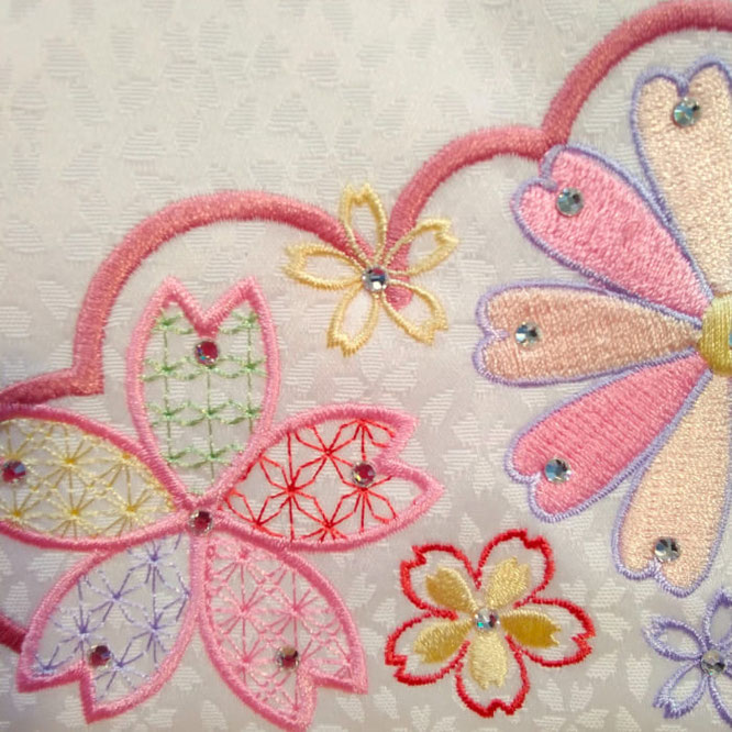 名前旗 彩音(小)白 小桜 白金糸刺繍 高さ39cm(3438)桜の花柄を刺繍入れ