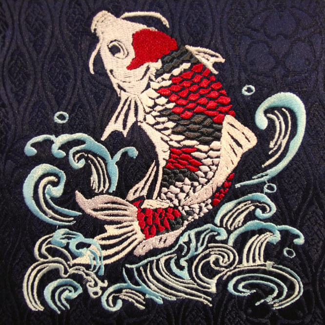 名前旗 錦鯉(特中)紺立湧 銀糸刺繍 高さ46cm(5527)鯉は立身出世の象徴
