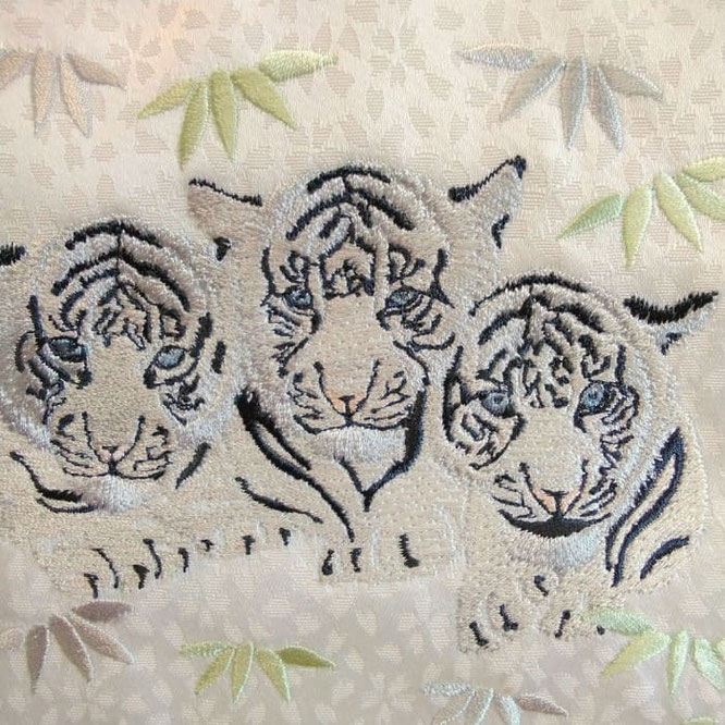 名前旗 絆の白虎(小)白 白金糸刺繍 高さ39cm(5342)家内安全・家庭円満の象徴