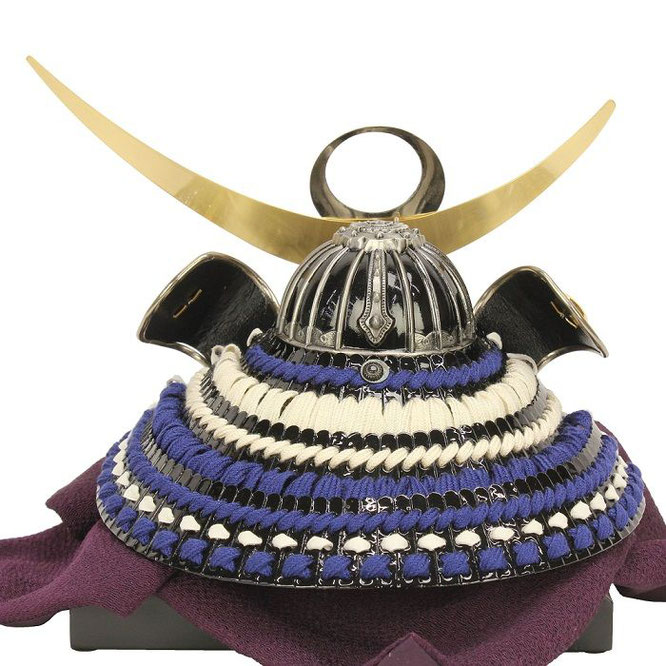 辰広作 兜1/5収納箱飾り 上杉（5241-04-102）兜の背面