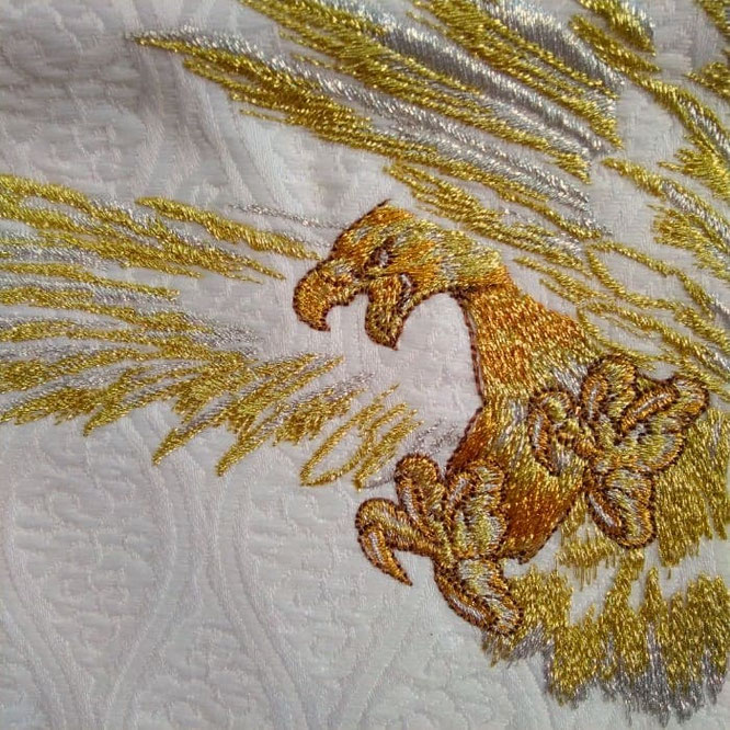 名前旗 名物裂（小）黄金鷹 白 金糸刺繍 高さ38cm（203-035）縁起の良い鷹