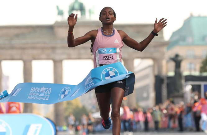 Tigist Assefa, aspirante a ganar el Maratón de Berlín 2023