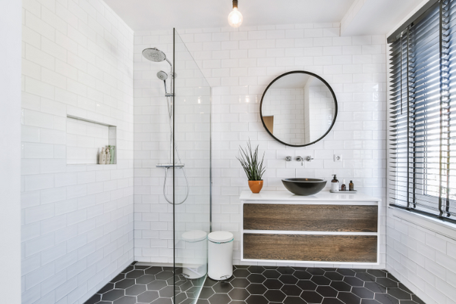 4 tips zo ziet kleine badkamer er ruimtelijk uit
