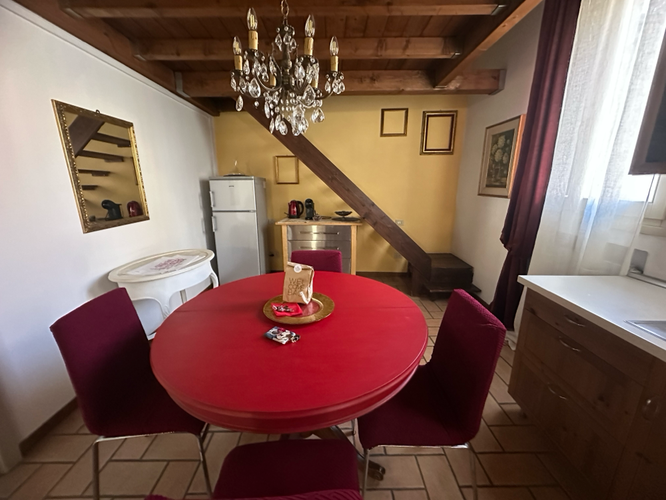 Di fronte al S. Orsola, Villa Torri, Piazza Maggiore, centro storico 