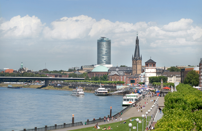 Rheinpromenade Duesseldorf