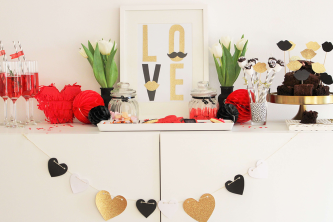 Bild: Valentinstag, Last-Minute Geschenkideen, Dekoration für Valentinsag, Rezepte Valentinstag, Candybar, Sweet table, Partystories