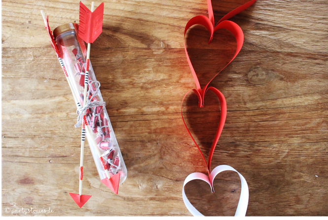 Bild: DIY Geschenk Dates im Glas, Valentinstag, Hochzeitsgeschenk, gefunden auf Partystories.de