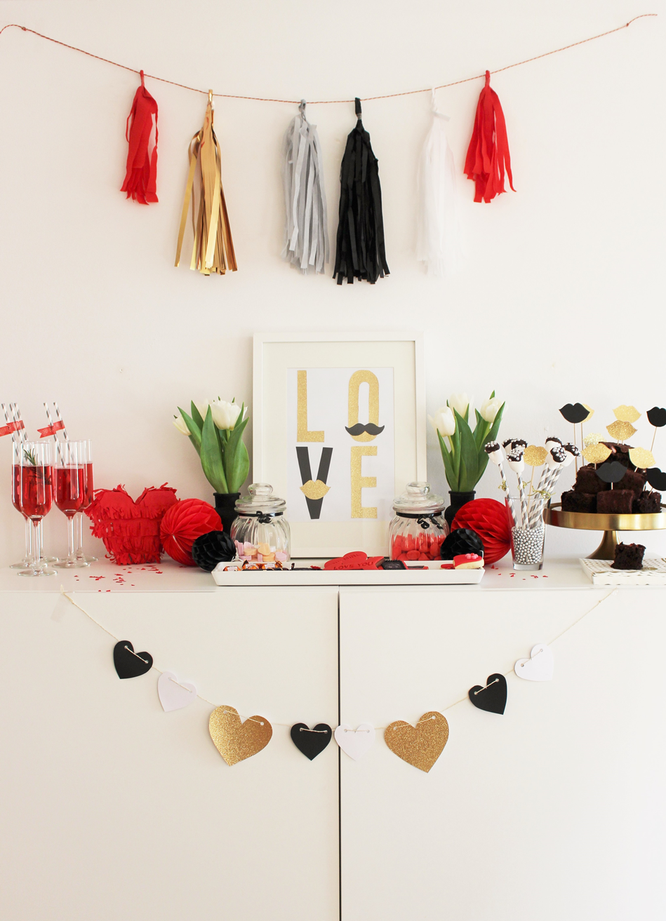 Bild: Valentinstag schön zu feiern ist ganz einfach mit diesen Ideen für Dekoration, Girlanden, Geschenken, Rezepten und praktischen Tipps, gefunden auf www.partystories.de