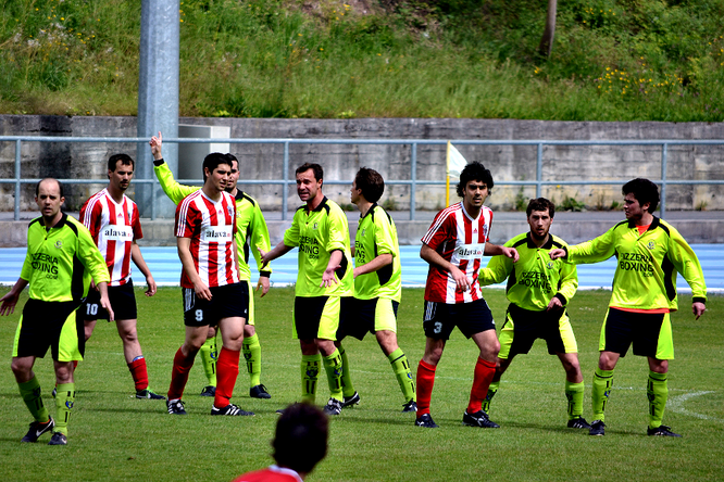 Imagen del enfrentamiento entre Laudio B y San Martín de la temporada pasada disputado en Ellakuri.