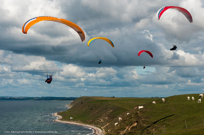 Paraglider bei Ales Stenar