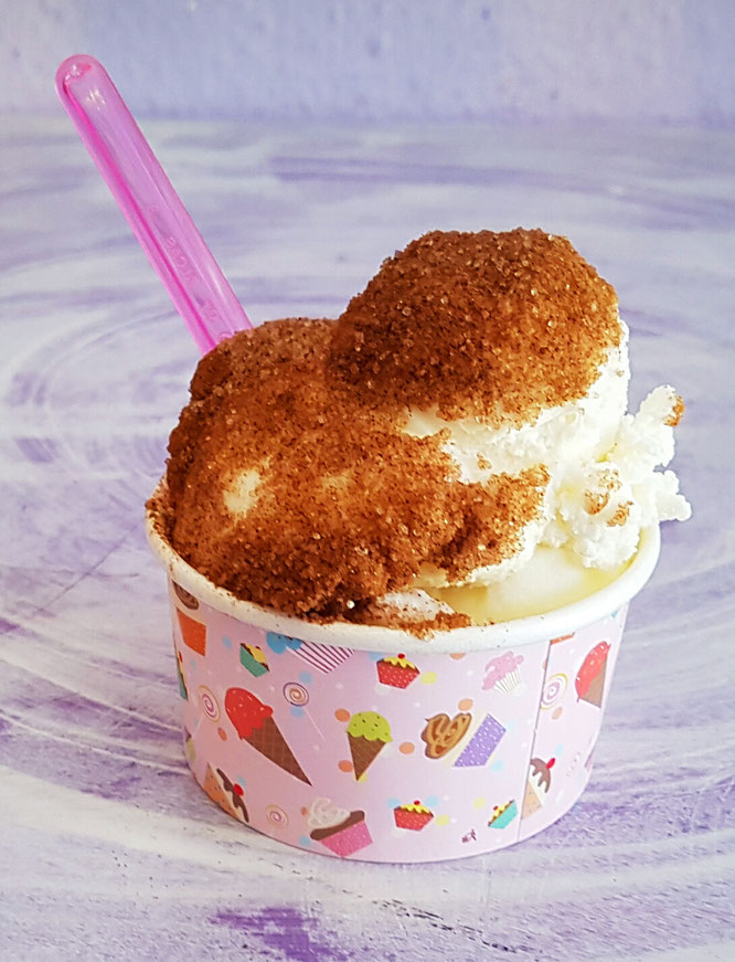 Eisbecher; Zuckersucht; Heißhunger in Schwangerschaft und Stillzeit; Appetit; zu viele Süßigkeiten