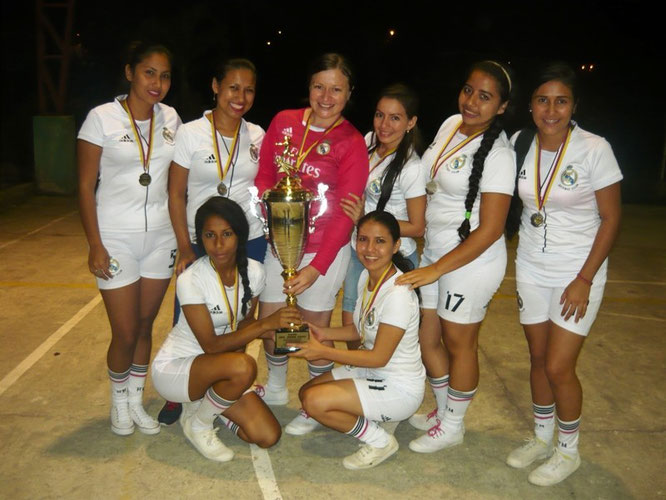 Campeonas del fútbol sala de la olimpiada interna de la Uleam. El Carmen, Ecuador.