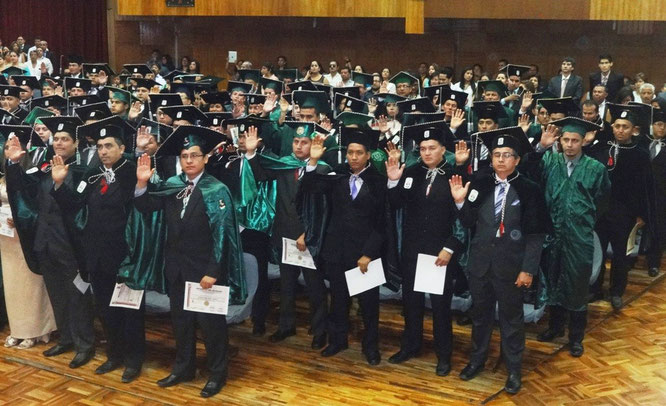 Nueva promoción de ingenieros formados por la Universidad Laica Eloy Alfaro de Manabí (Uleam). Manta, Ecuador.