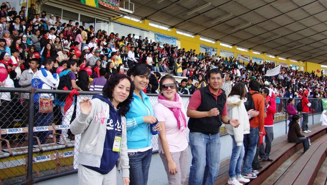 Evocación de la Jornada Nacional de la Juventud celebrada en la ciudad de Cuenca, Ecuador (Foto de catequesispucesj, tomada del banco de imágenes de Google).