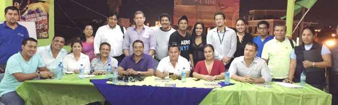 Reunión de militantes de Alianza País en la sede cantonal de ese movimiento político. Manta, Ecuador.