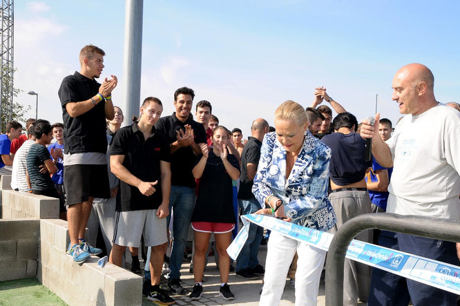 La concejala Carmen Torralba inaugurando la pista de Parkour