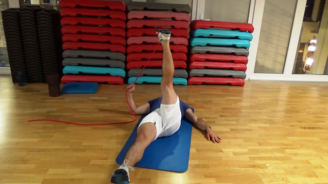 Straight Leg Stretch (Schwerpunkt M. biceps femoris)