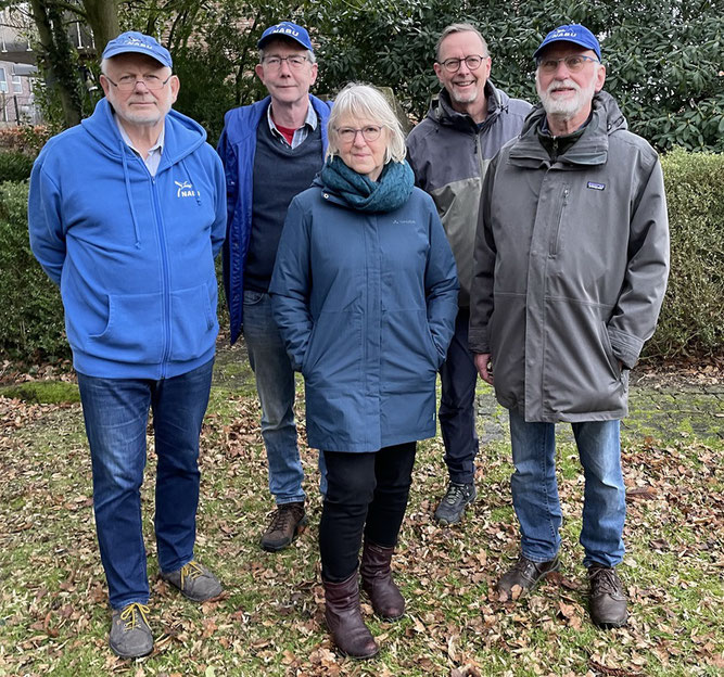 Neuer Vorstand von links nach rechts: Hans Fingerhut (Vorsitzender), Uwe Scharf (stellvertretender Vorsitzender), Annegret von Essen (stellvertretende Vorsitzende), Heiko Ackermann (Pressereferent), Marten von Seggern (Schatzmeister)