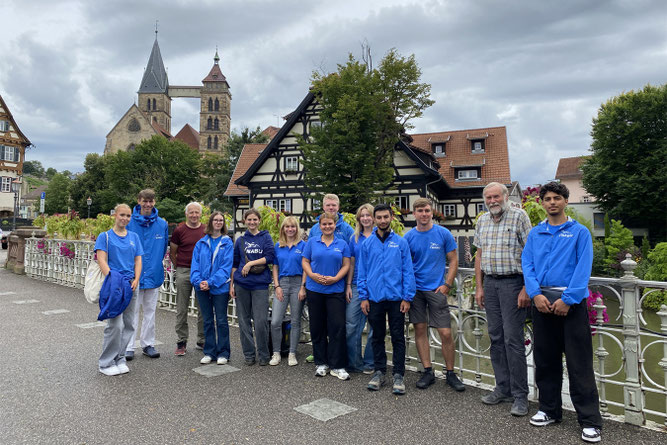 Die Werberinnen und Werber der Fima Wesser mit Roland Appl und Harald Brandstetter vom NABU Kreisverband in Esslingen (Foto: Nina Henkel-Wochner, NABU Ba-Wü).