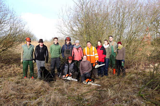 Gemeinsame Naturschutzaktion von NABU Aurich, Unterer Naturschutzbehörde des Landkreis Aurich, NABU-Woldenhof und Ökologischer NABU-Station Ostfriesland. Foto: Sabrina Pollmann