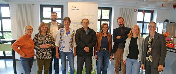 Corinna Heyer (vierte von links) mit dem glücklichen NABU-Landesvorstand
