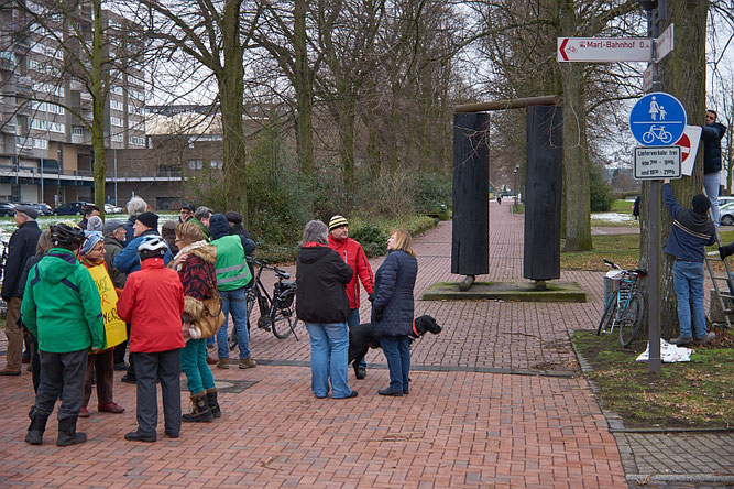 Demo für die Erhaltung der Allee an der Josefa-Lazuga-Straße