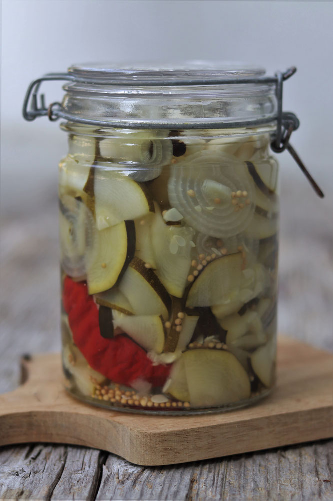 eingelegter Zucchini