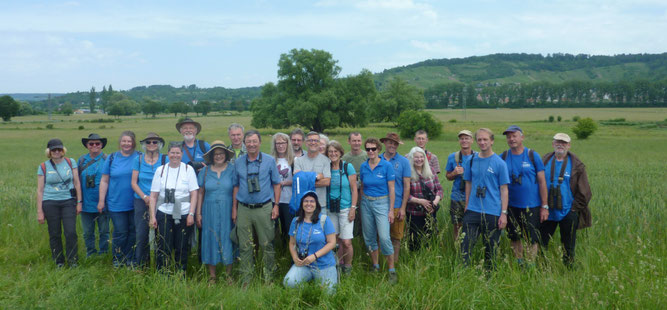 Ein Teil unserer sympathischen Truppe! Beim gemeinsamen Ausflug lernen sich Ehrenamtliche aus verschiedenen Gruppen und Landkreisen kennen und tauschen sich aus. Machen Sie mit, und vielleicht sehen wir uns beim nächsten Ausflug! - Foto: NABU Neckar-Alb